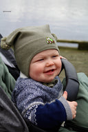 KNYTELUE BOMULL GRØNN M/TRAKTOR